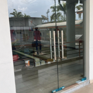 Alternative view of Cửa Kính Cường Lực (Bản lề kẹp)